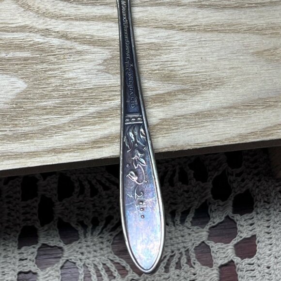 Silver Butter Knife - Picture 7 of 7